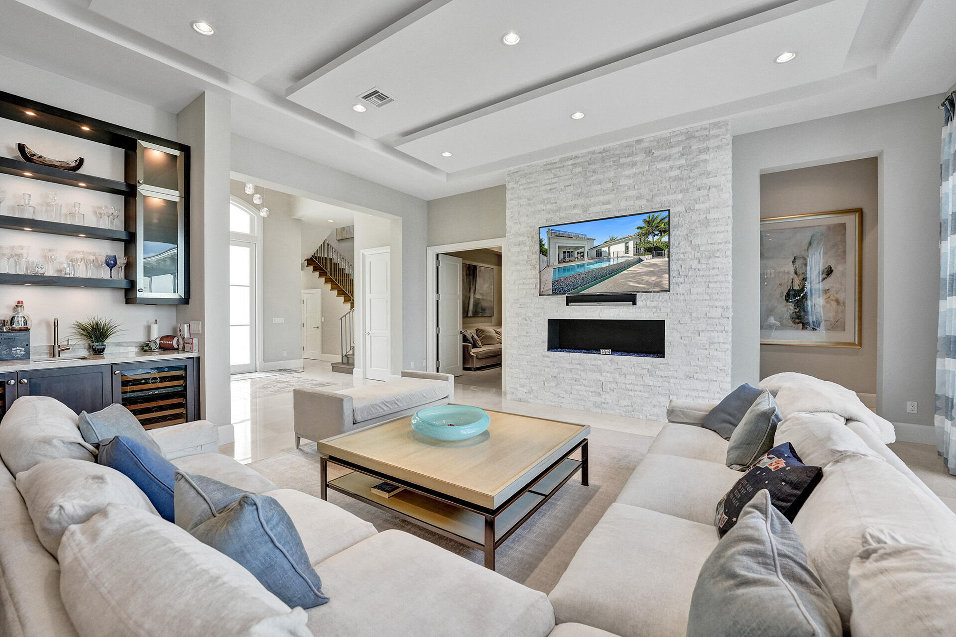 ADMIRALS COVE - Residential