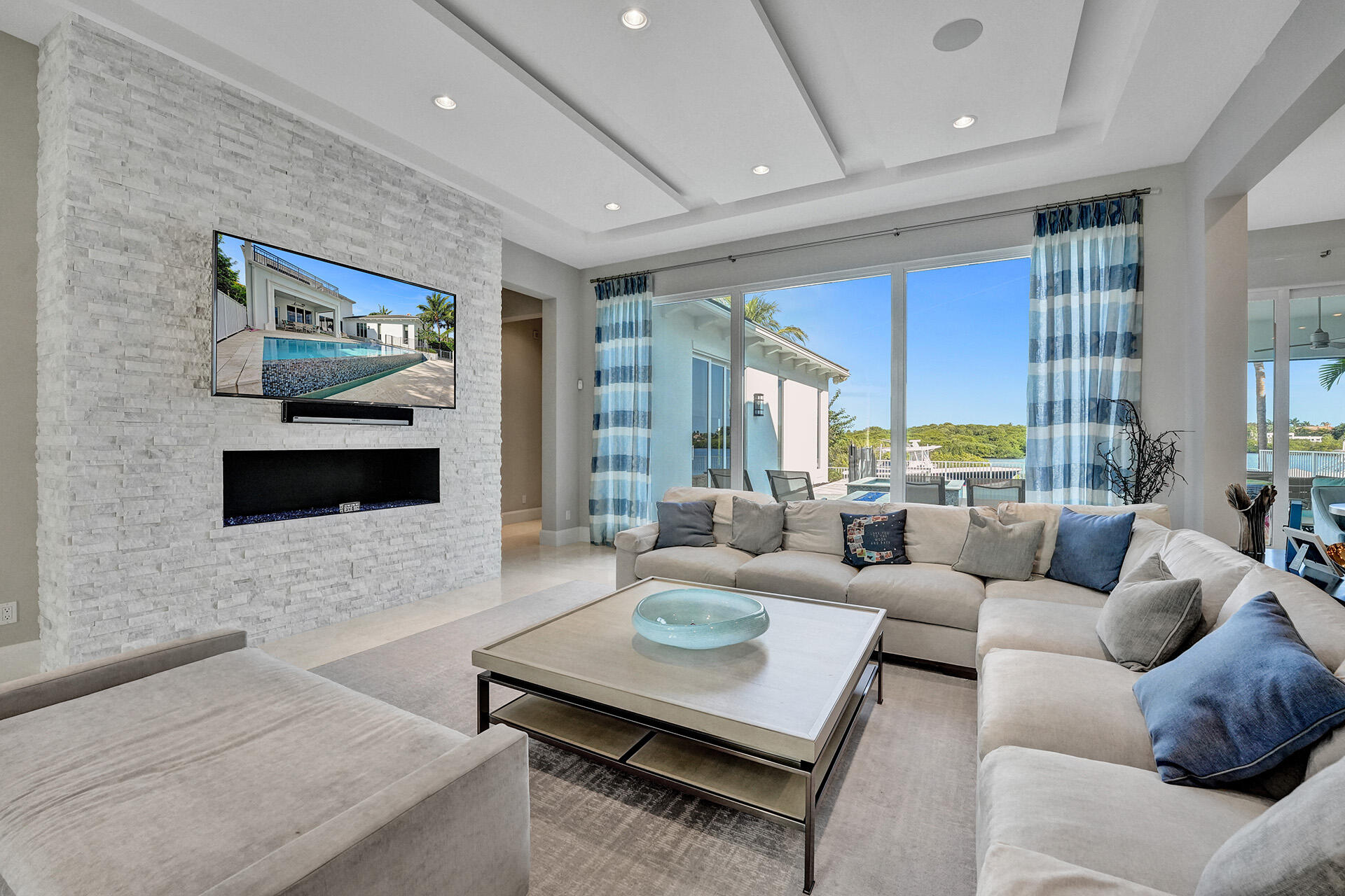 ADMIRALS COVE - Residential