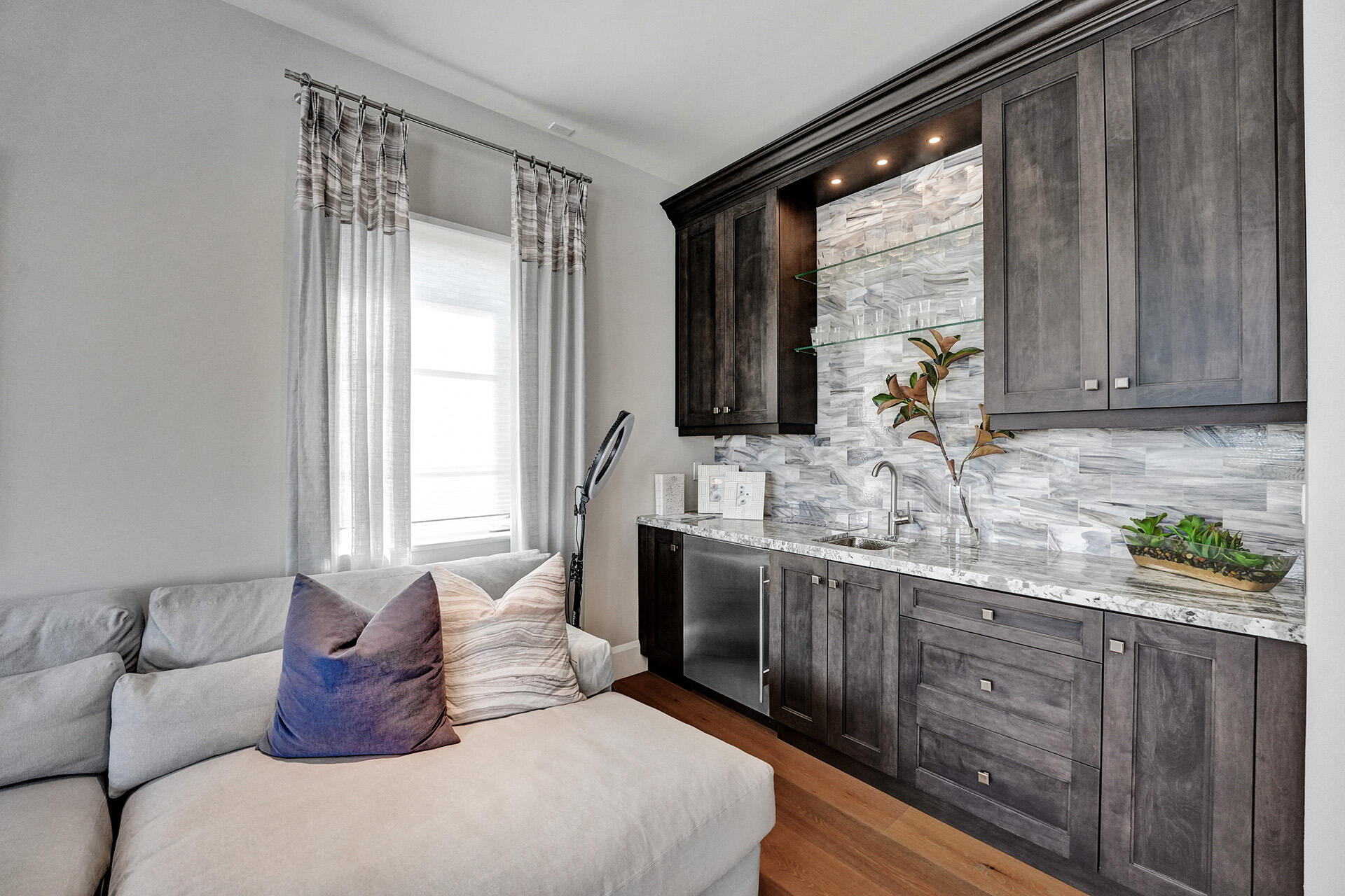 ADMIRALS COVE - Residential