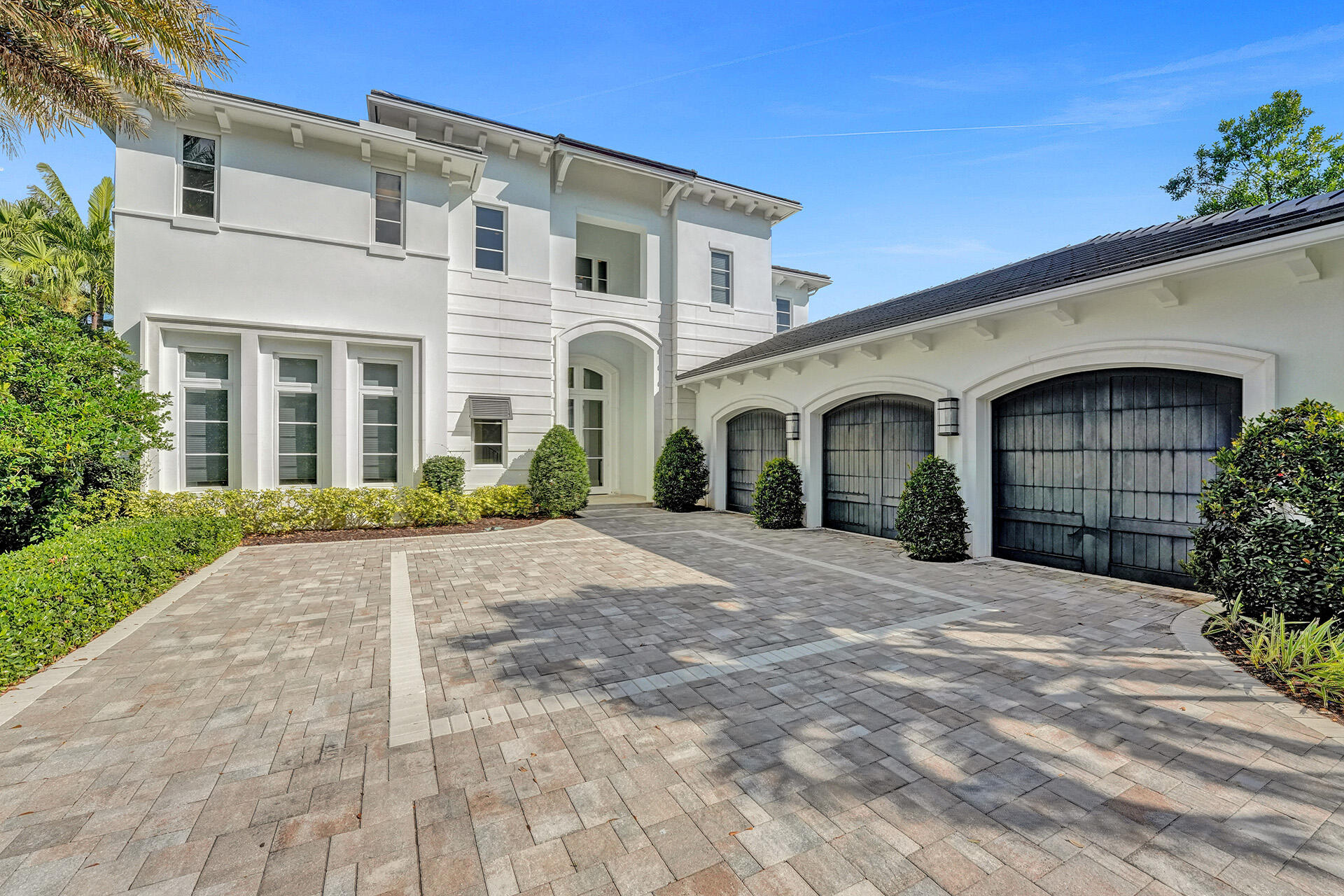 ADMIRALS COVE - Residential