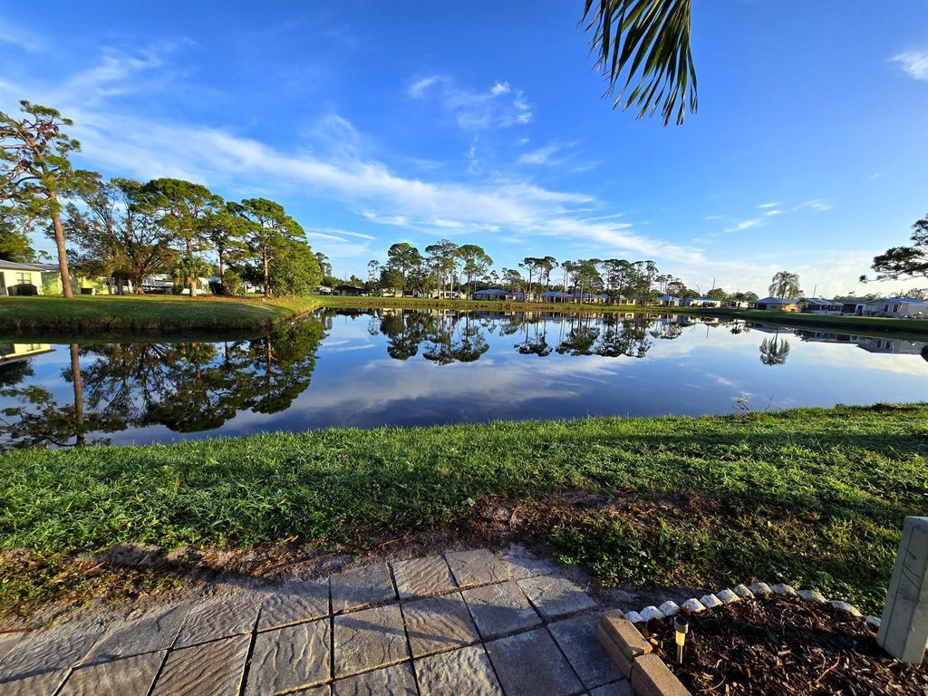 Photo of 33 Sierra Del Norte, Fort Pierce, FL 34951 (MLS # R11037460)