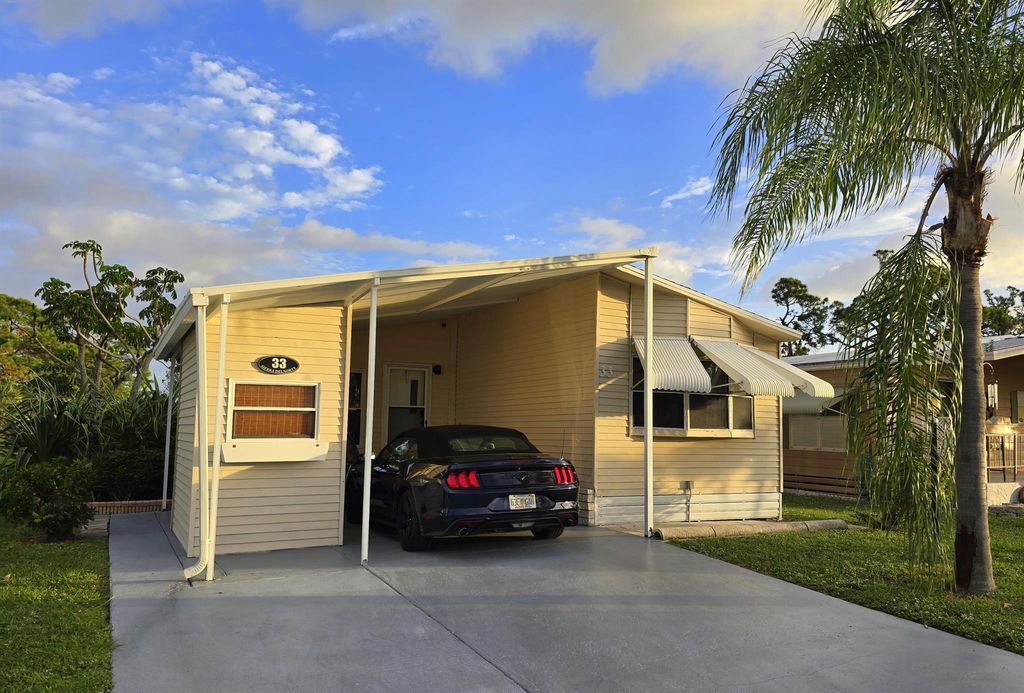 Photo of 33 Sierra Del Norte, Fort Pierce, FL 34951 (MLS # R11037460)