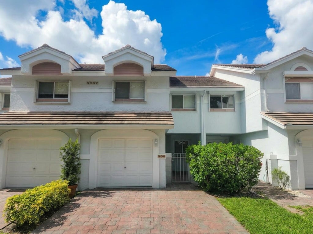 Photo of 6207 Old Court Road #604, Boca Raton, FL 33433 (MLS # B26047280)