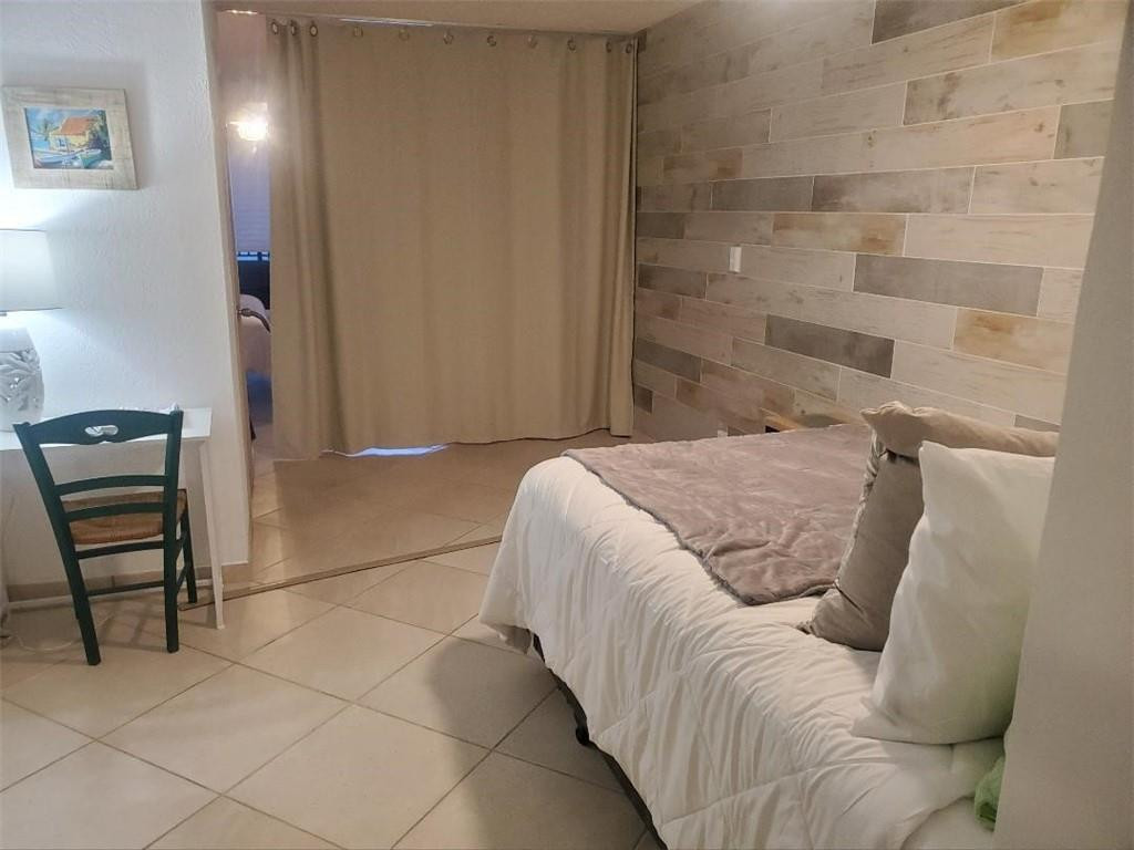 Seahorse Oceanside Apts - Residential Lease