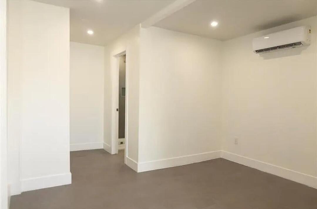 PALM SPRINGS VILLAGE 4 - Residential Lease