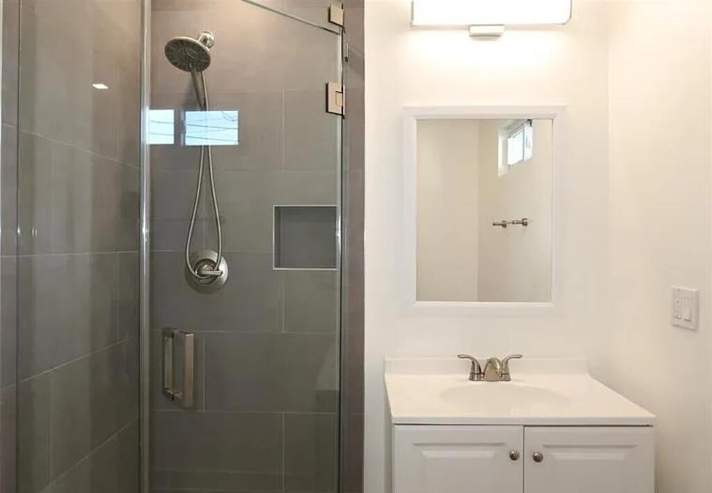 PALM SPRINGS VILLAGE 4 - Residential Lease