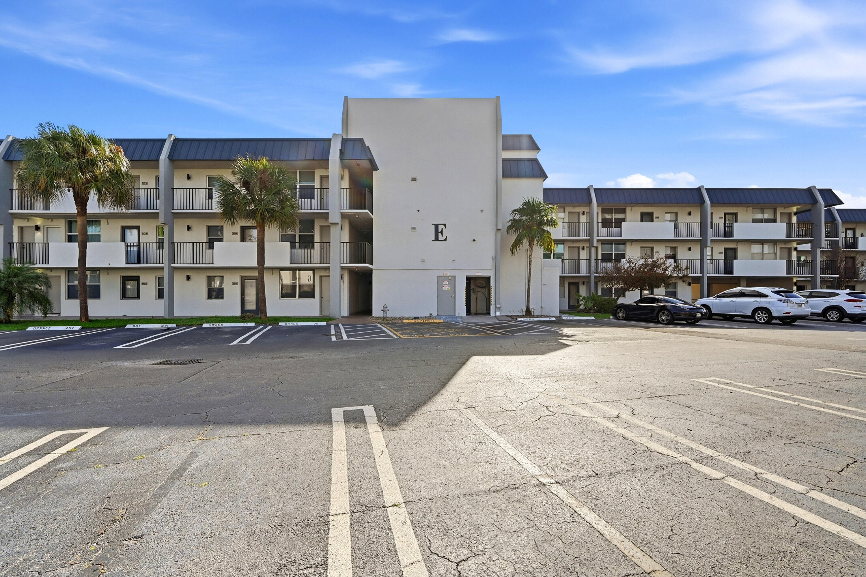 ISLAND CLUB CONDO UNIT E-101 PER CDO BK/PG - Residential Lease