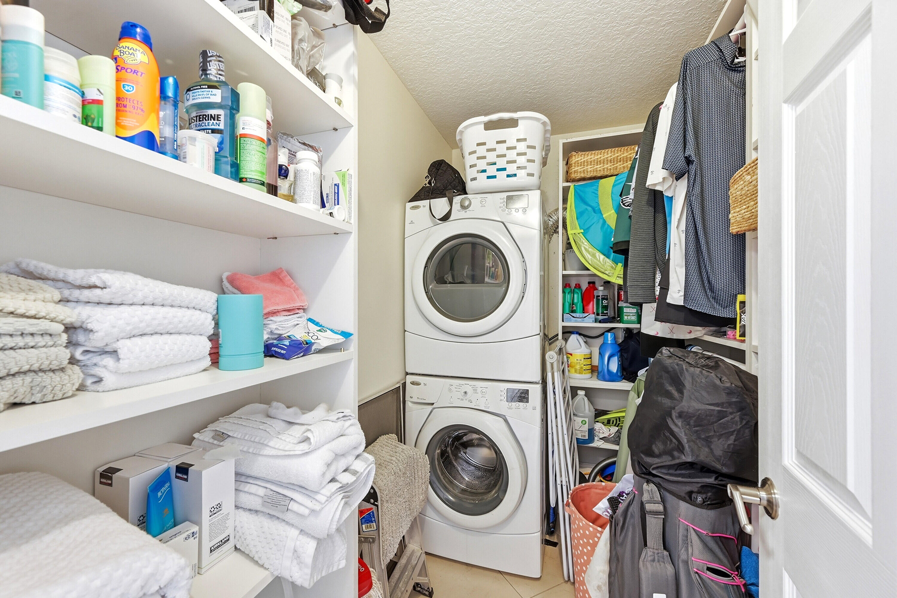 ISLAND CLUB CONDO UNIT E-101 PER CDO BK/PG - Residential Lease