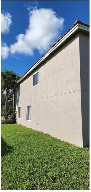 FOURTH  REPLAT OF PORTOFI - Residential Lease