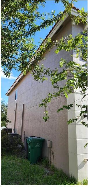 FOURTH  REPLAT OF PORTOFI - Residential Lease