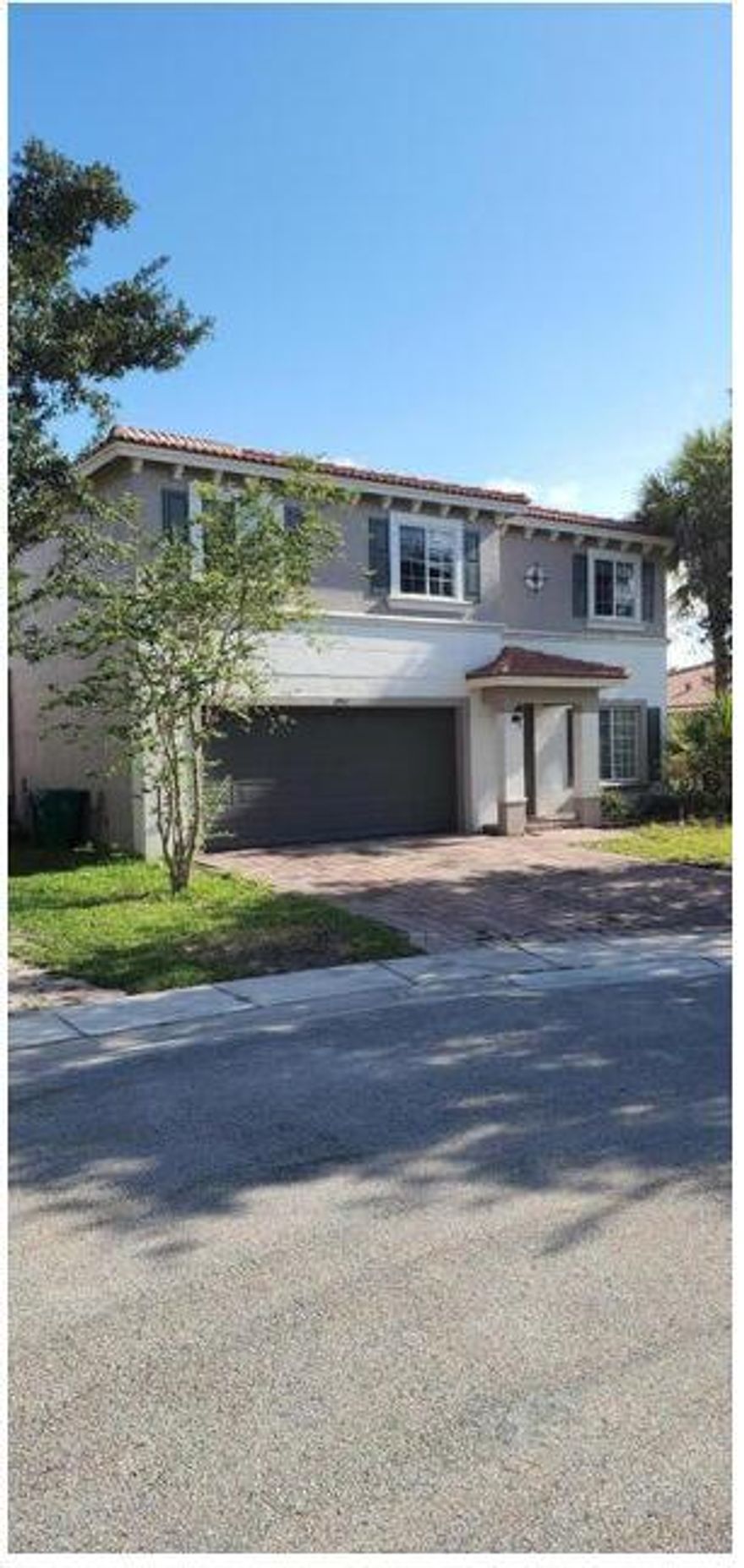Experience the exclusive Newport Isles community within this Five Bedroom Three Bathroom Two Story Home. Multiple Amenities are available with this residence, including Clubhouse pool, sports, and more! Receive the benefits of all the city has to offer along with the privacy of this Gated Community. Apply today for more details about this offer.