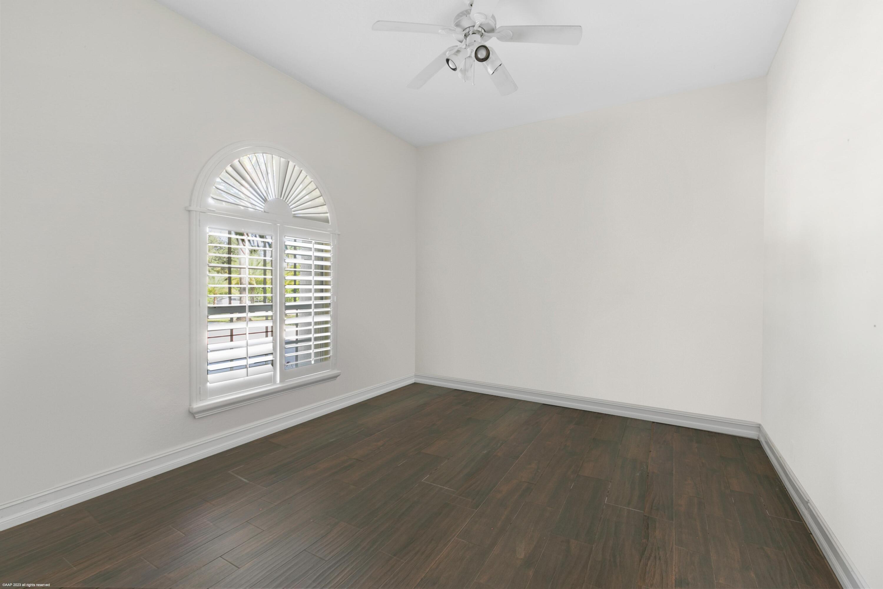 PADDOCK PARK 2 OF WELLING - Residential