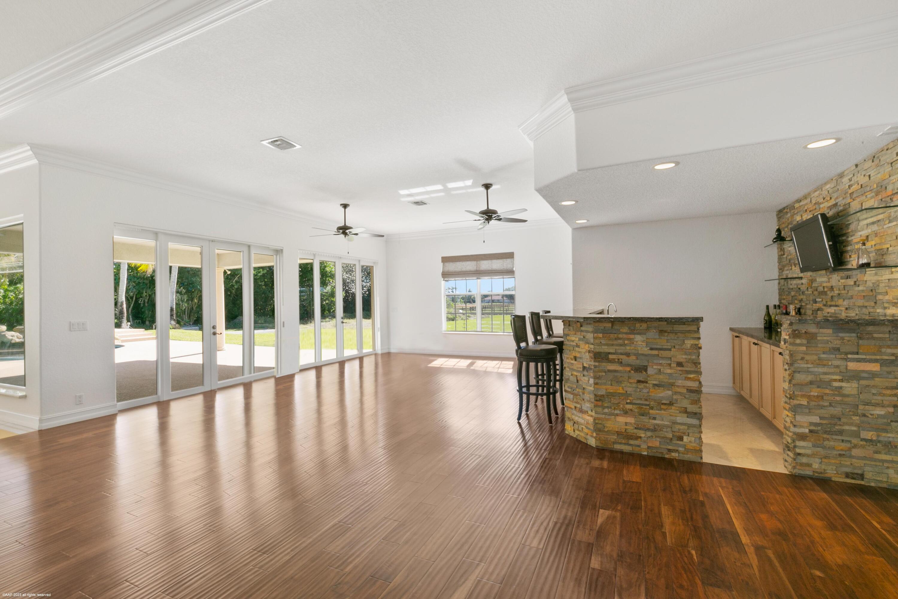 PADDOCK PARK 2 OF WELLING - Residential