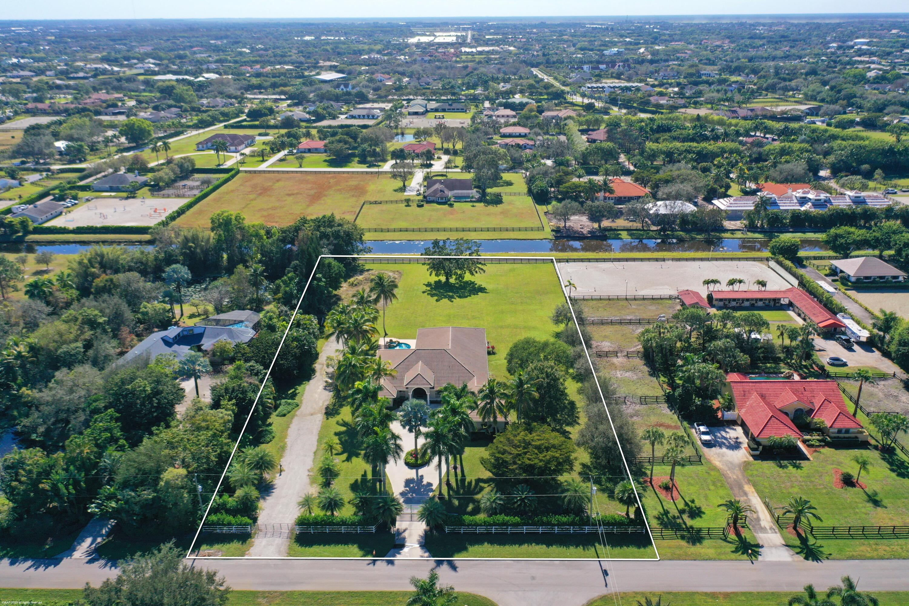 PADDOCK PARK 2 OF WELLING - Residential