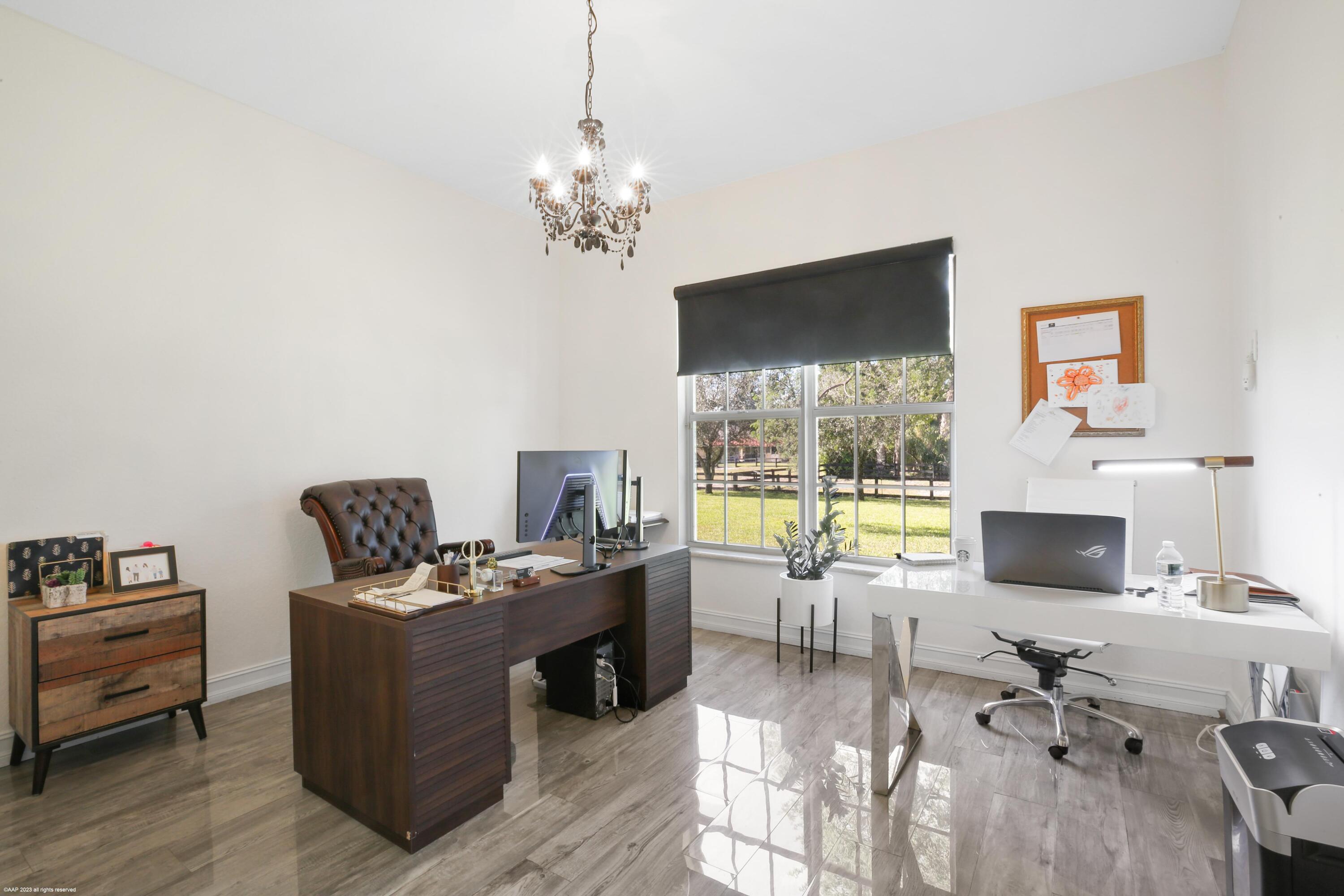 PADDOCK PARK 2 OF WELLING - Residential