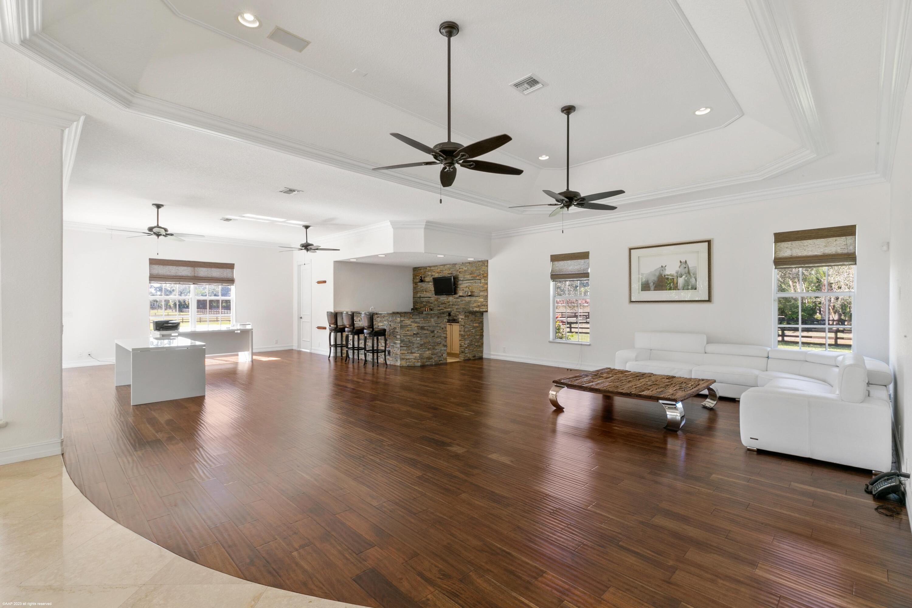 PADDOCK PARK 2 OF WELLING - Residential