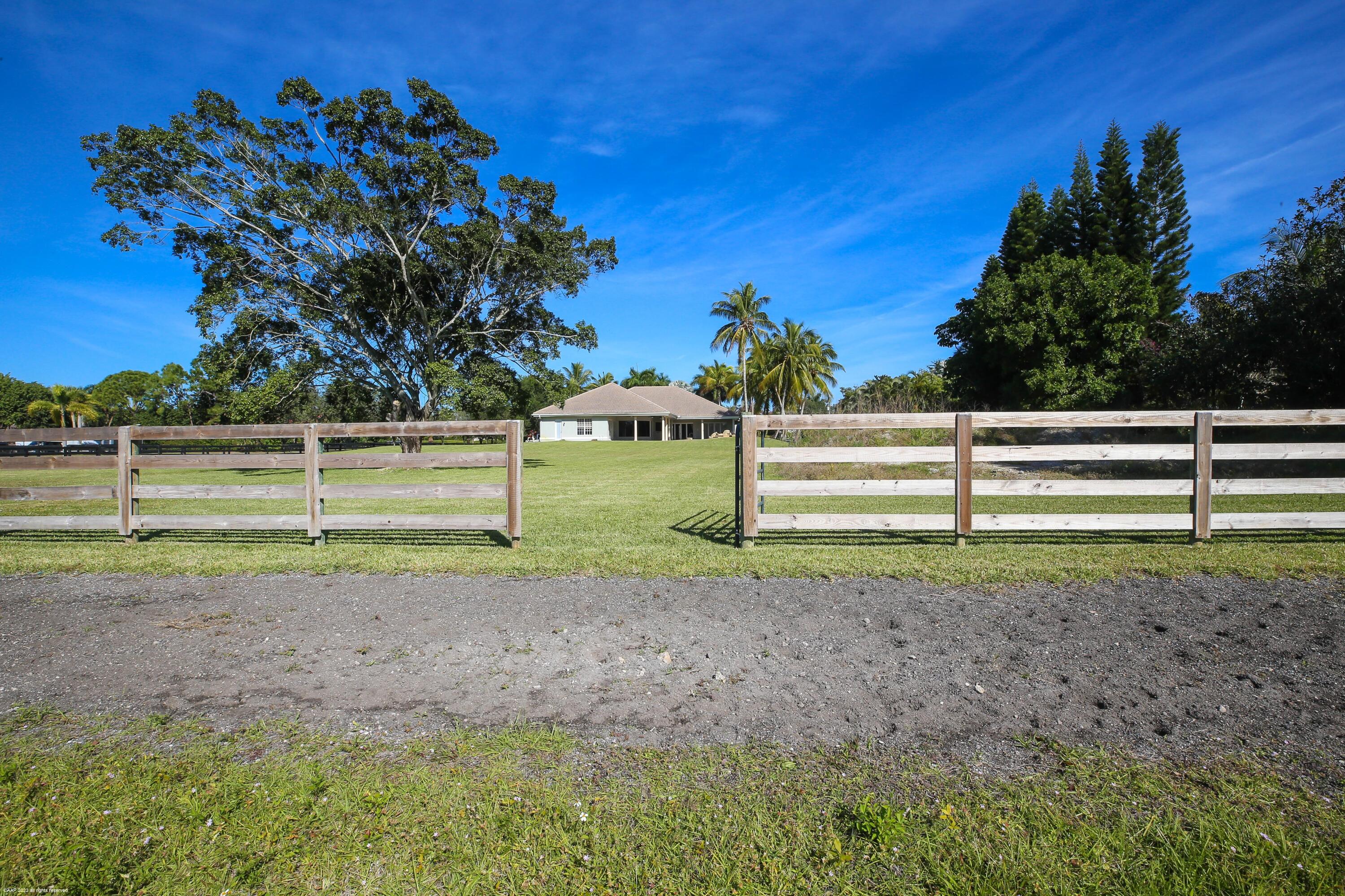 PADDOCK PARK 2 OF WELLING - Residential