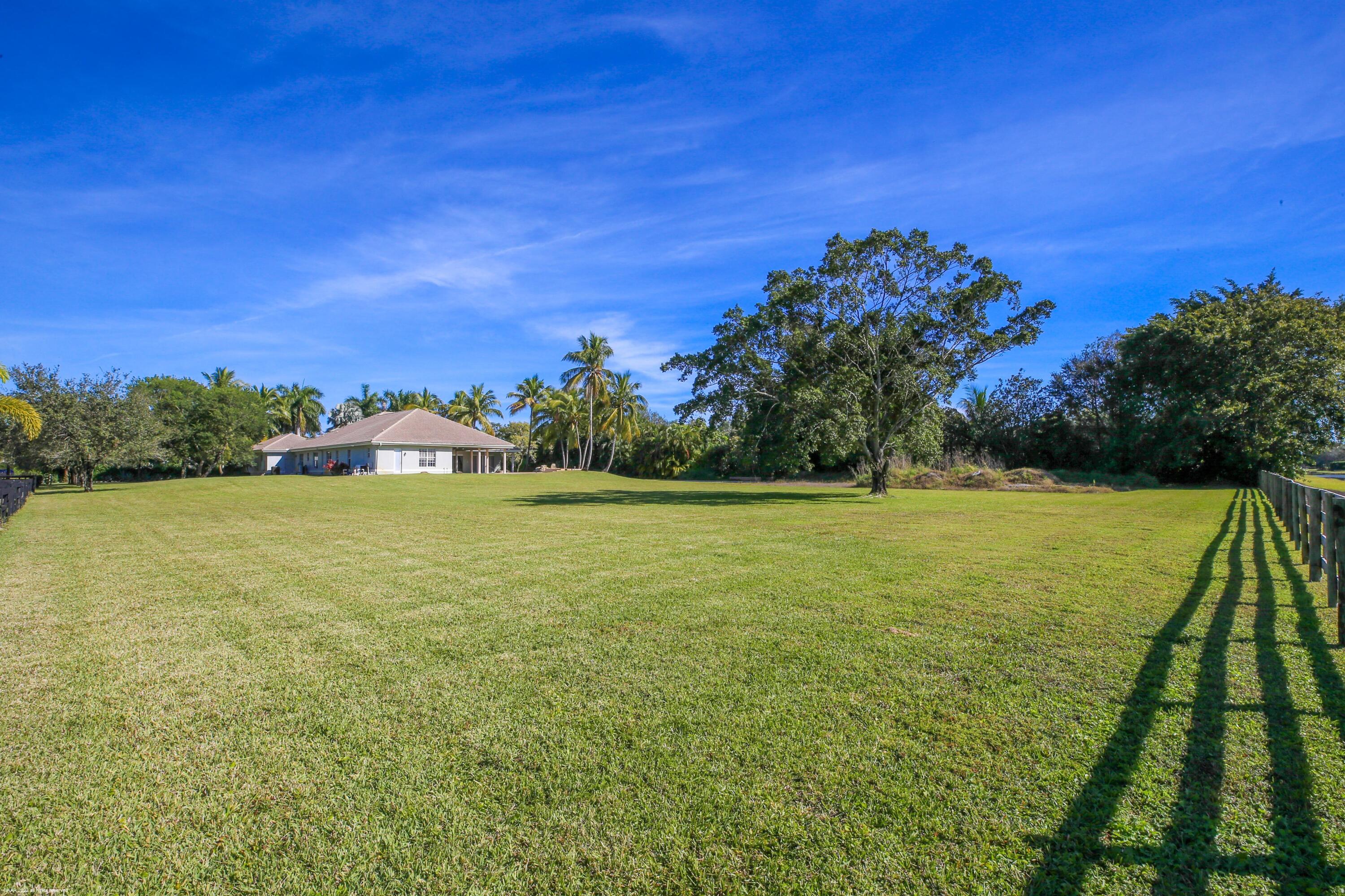 PADDOCK PARK 2 OF WELLING - Residential