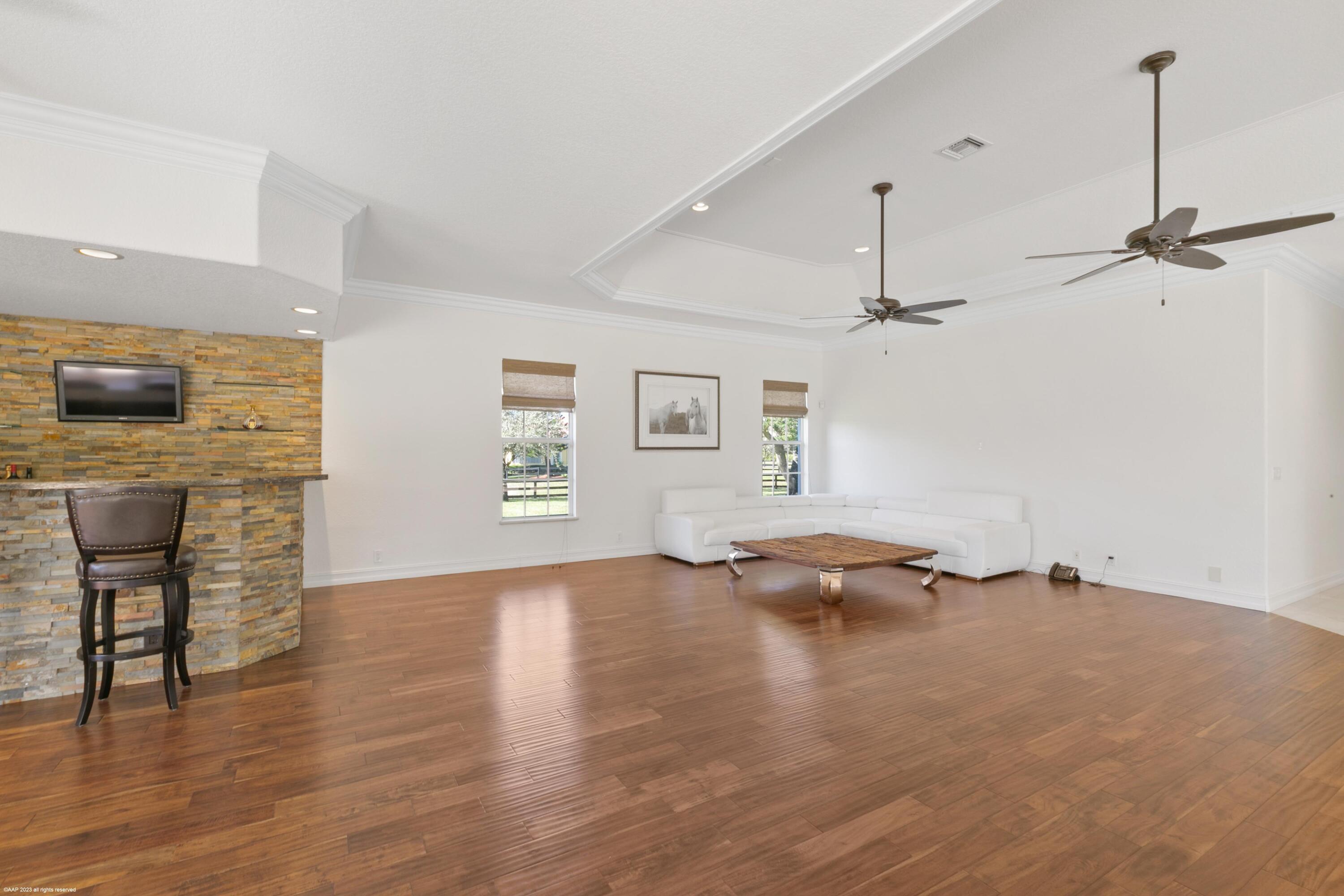 PADDOCK PARK 2 OF WELLING - Residential