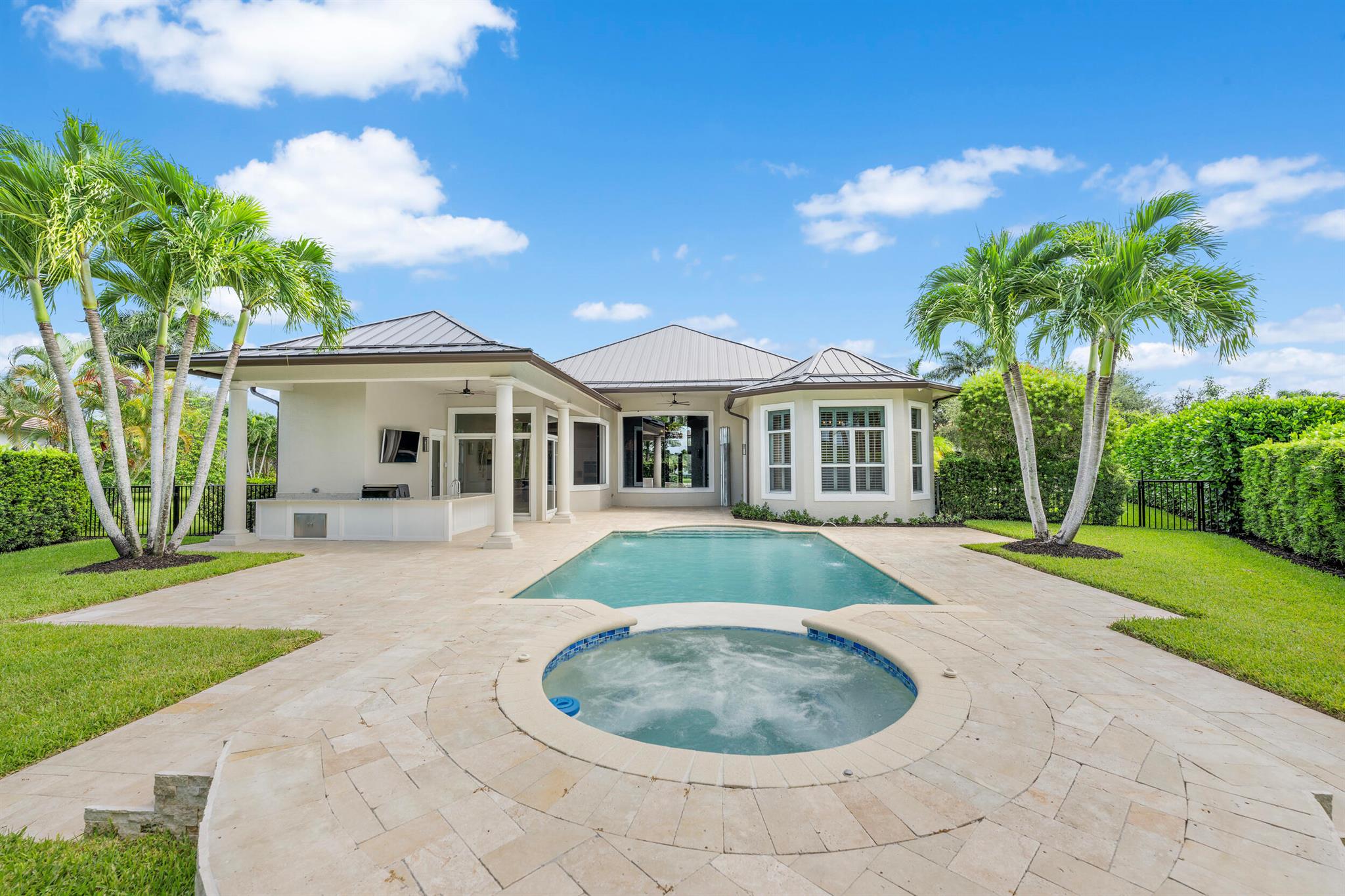 MEDALIST CLUB - Residential