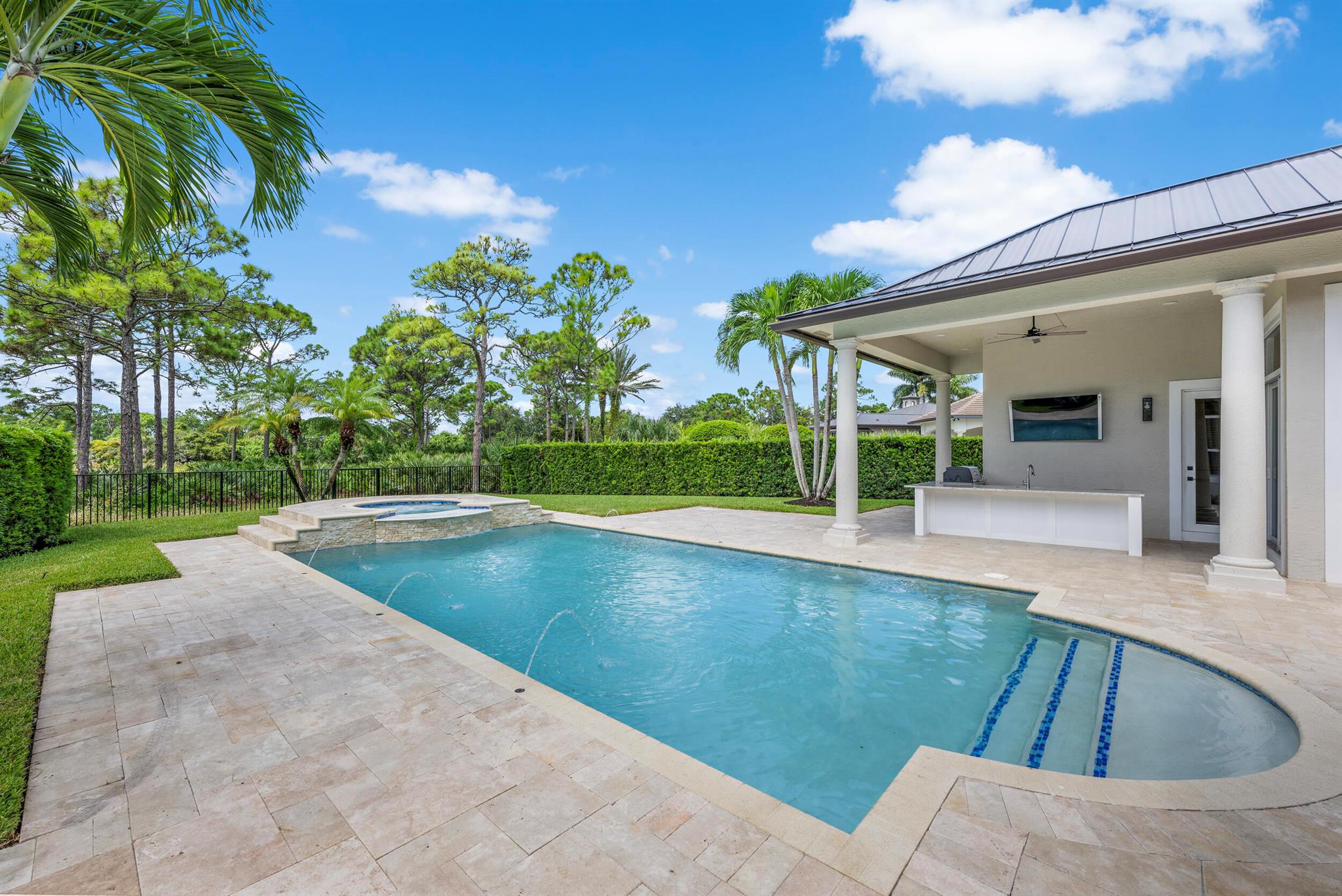 MEDALIST CLUB - Residential