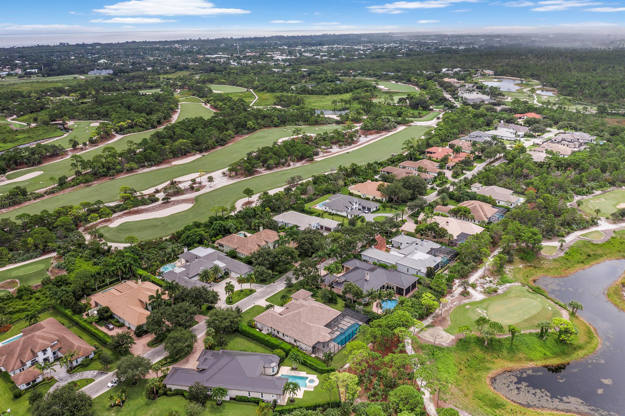 MEDALIST CLUB - Residential