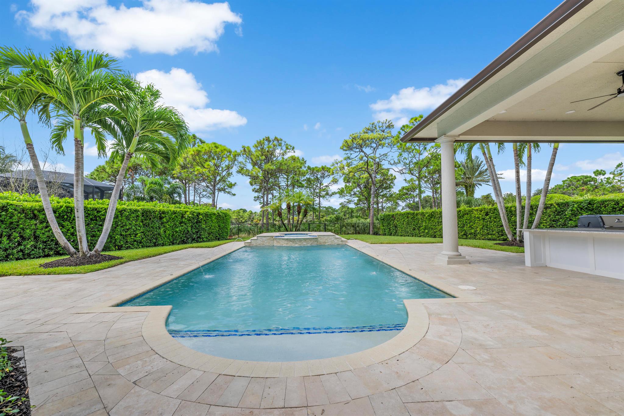 MEDALIST CLUB - Residential