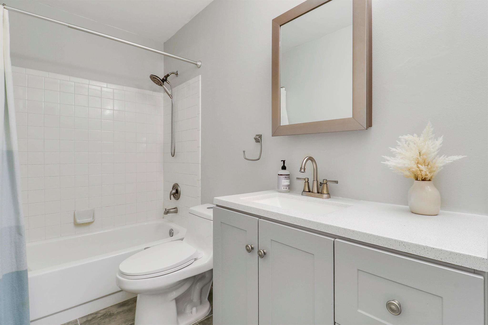 INDIAN CREEK PH IV-B - Residential Lease