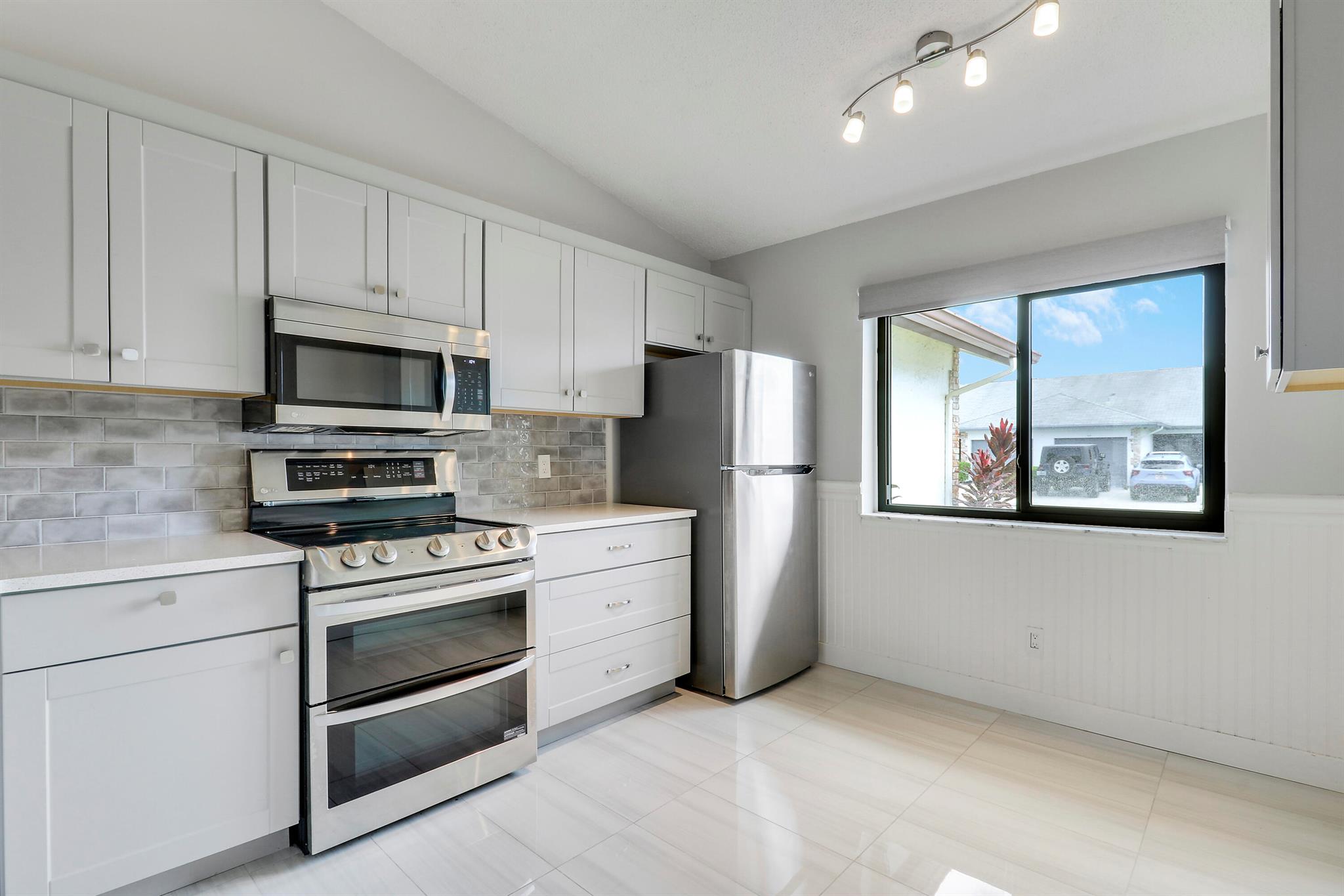 INDIAN CREEK PH IV-B - Residential Lease