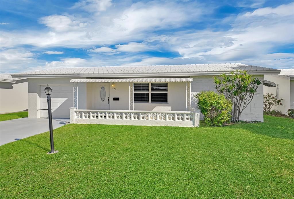 Photo of 2397 SW 13th Avenue, Boynton Beach, FL 33426 (MLS # R10698447)