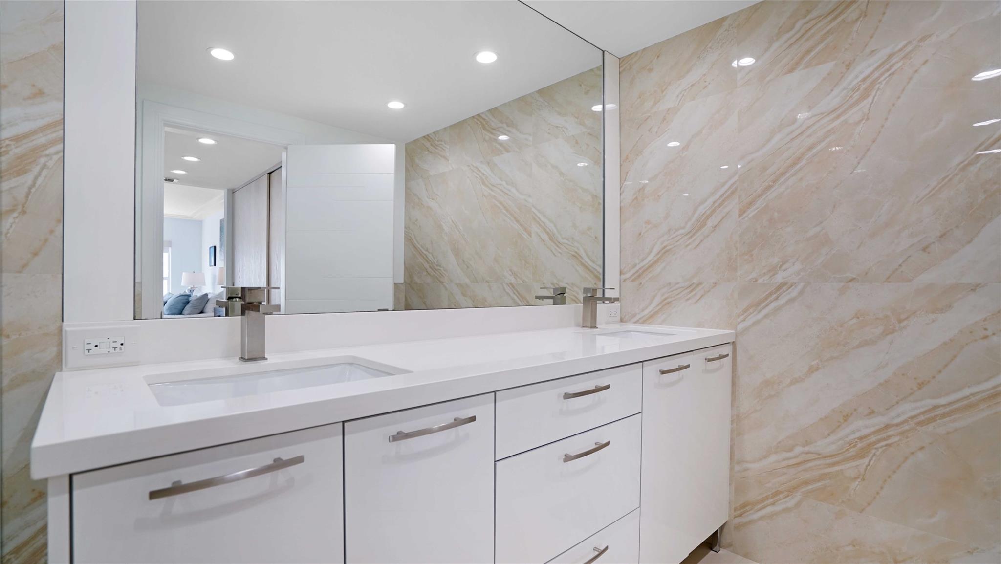 REGENCY SOUTH - Residential