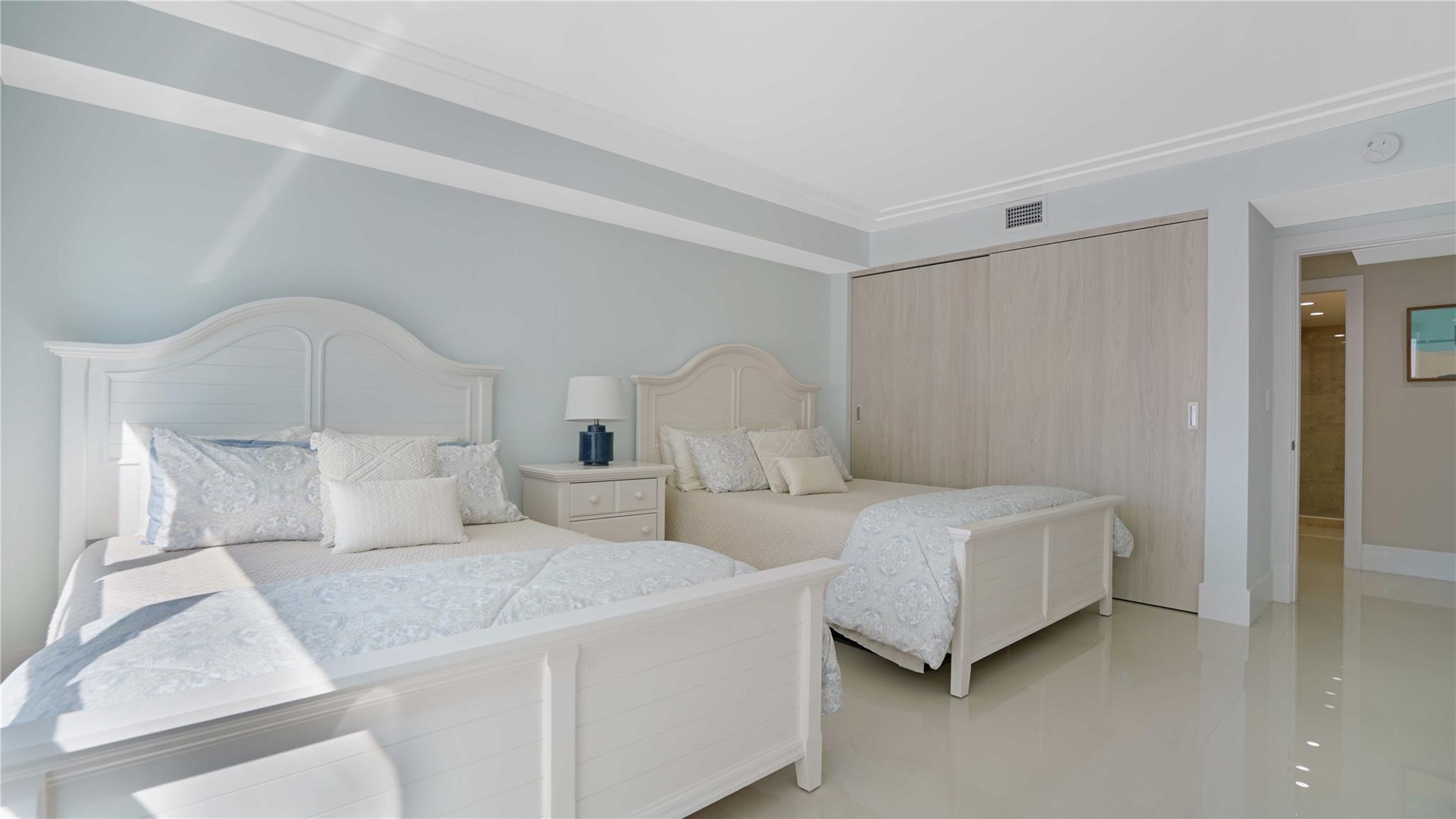 REGENCY SOUTH - Residential