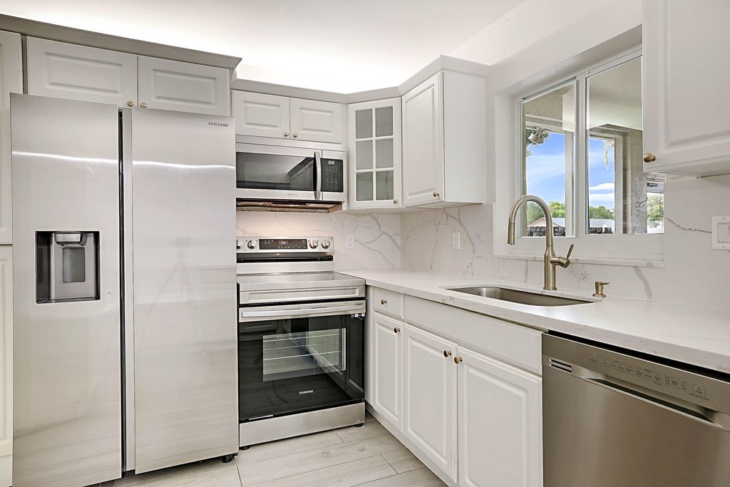Photo of 9593 Richmond Circle #-, Boca Raton, FL 33434 (MLS # B26021062)