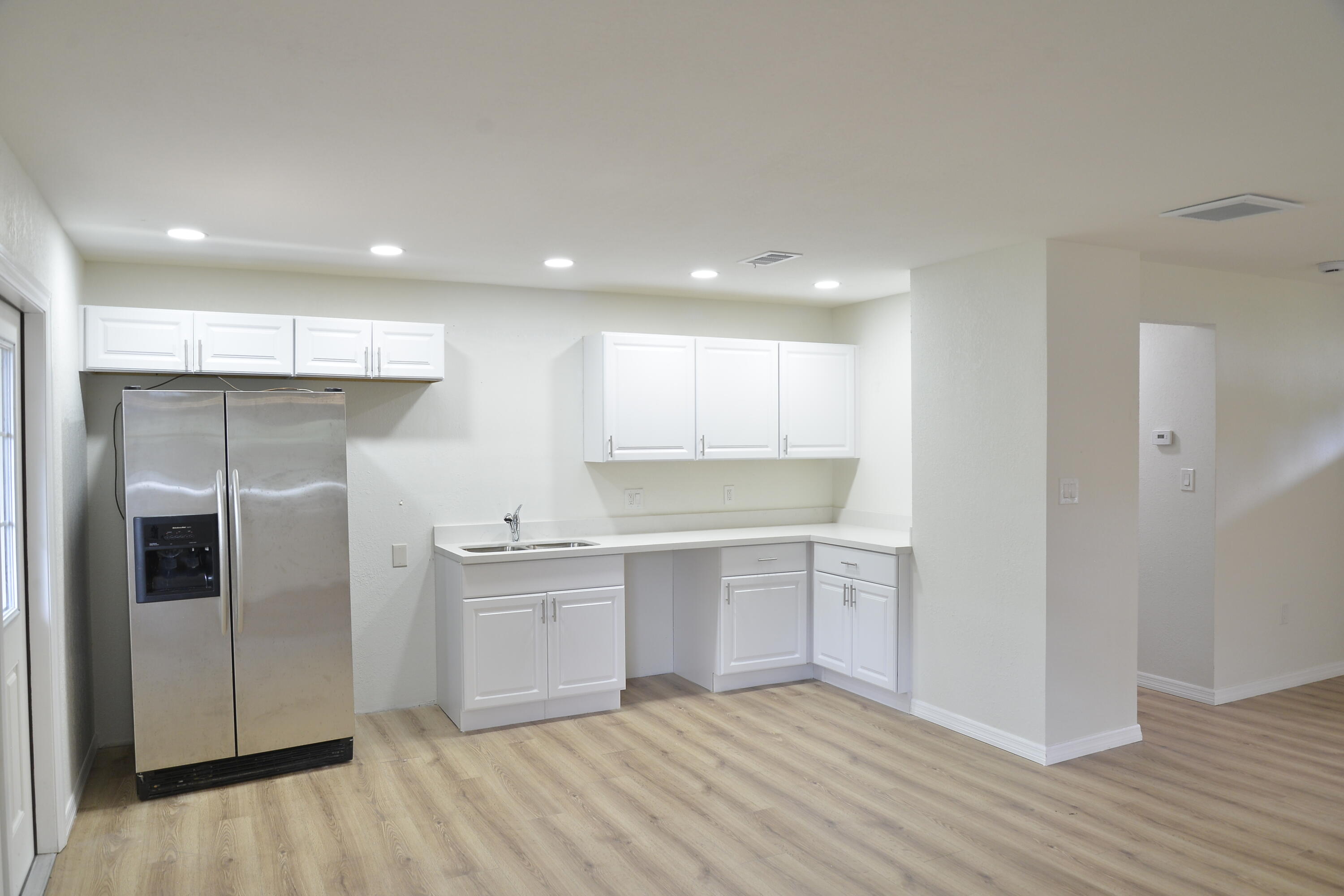 Fenced in Yard , The renovated interiors are designed with an open floor plan, offering a sense of spaciousness and ease of flow between rooms. No HOA , pets are Wercomed