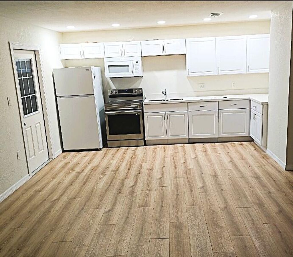 Photo of 3005 Tennessee Avenue, Fort Pierce, FL 34947 (MLS # R11113854)