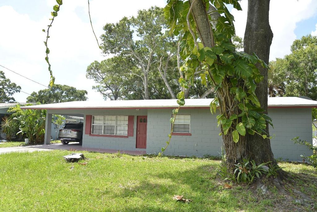 Photo of 3005 Tennessee Avenue, Fort Pierce, FL 34947 (MLS # R11113854)