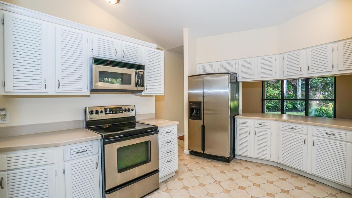 HERITAGE OAKS - Residential