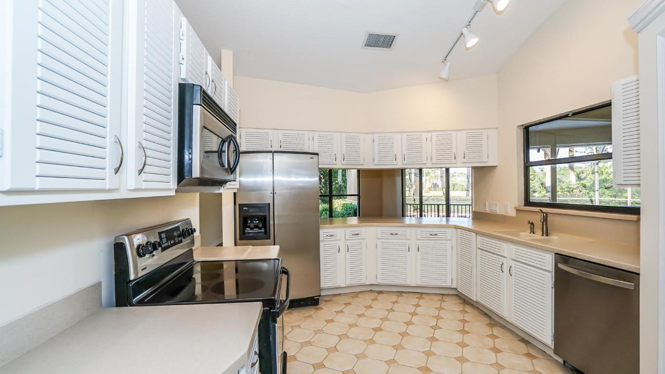 HERITAGE OAKS - Residential