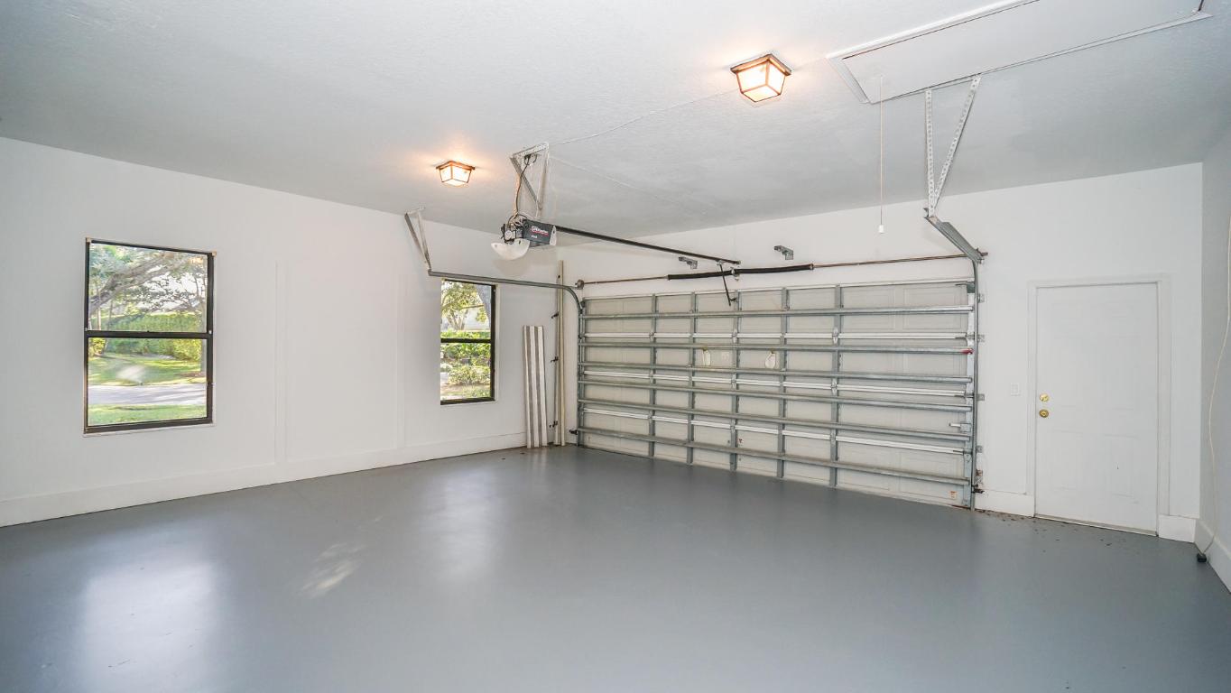 HERITAGE OAKS - Residential