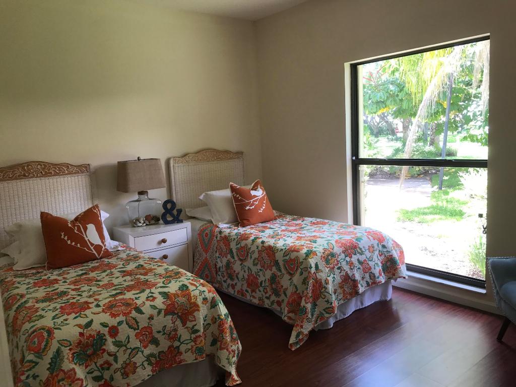 HERITAGE OAKS - Residential