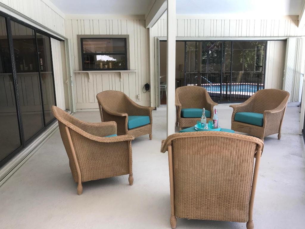 HERITAGE OAKS - Residential