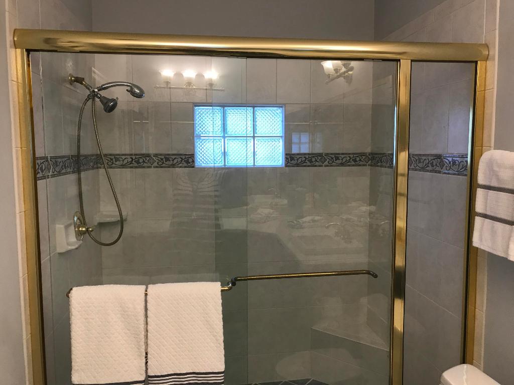 HERITAGE OAKS - Residential