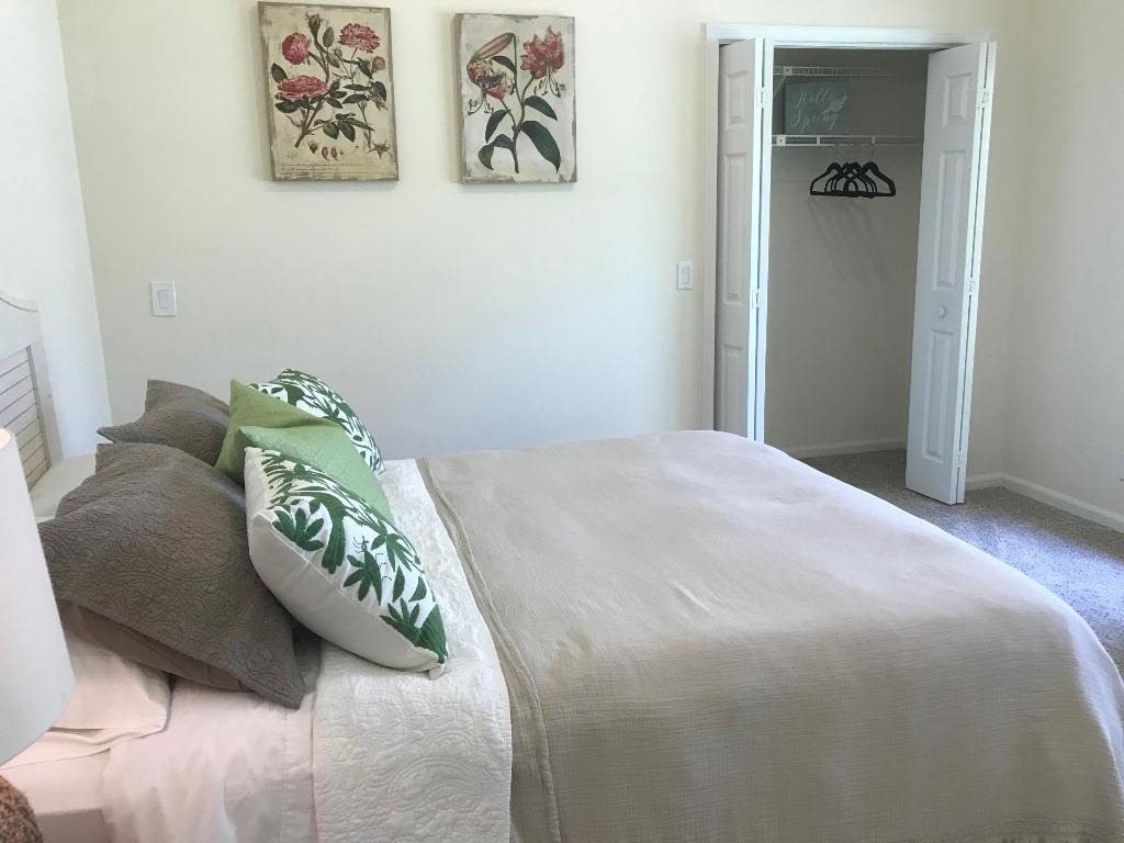 HERITAGE OAKS - Residential