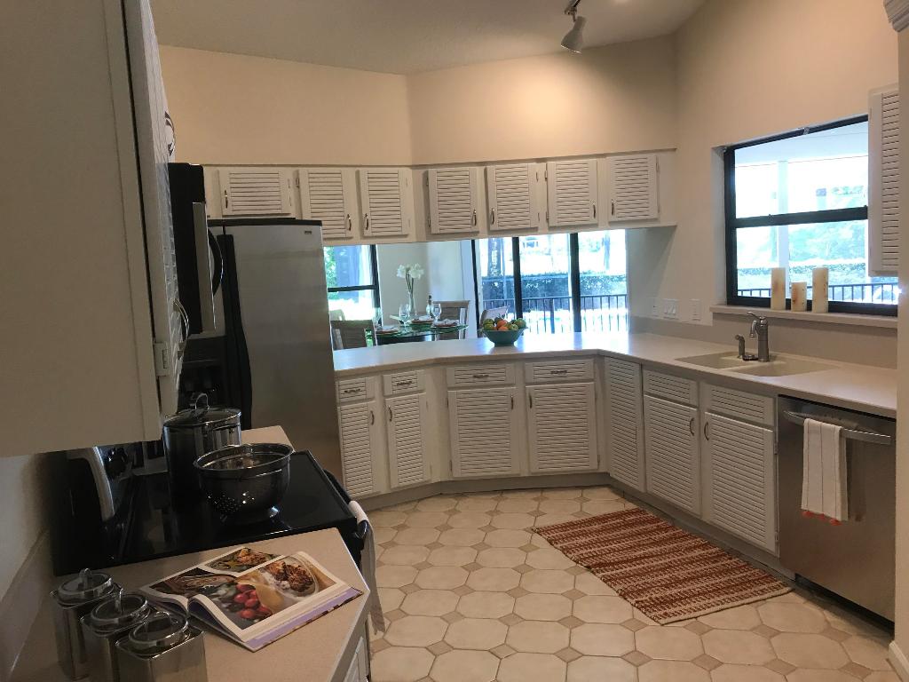 HERITAGE OAKS - Residential