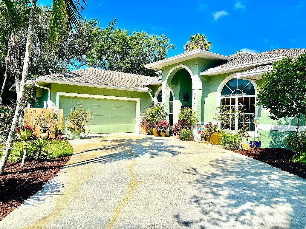 4292 SE Rainbows End