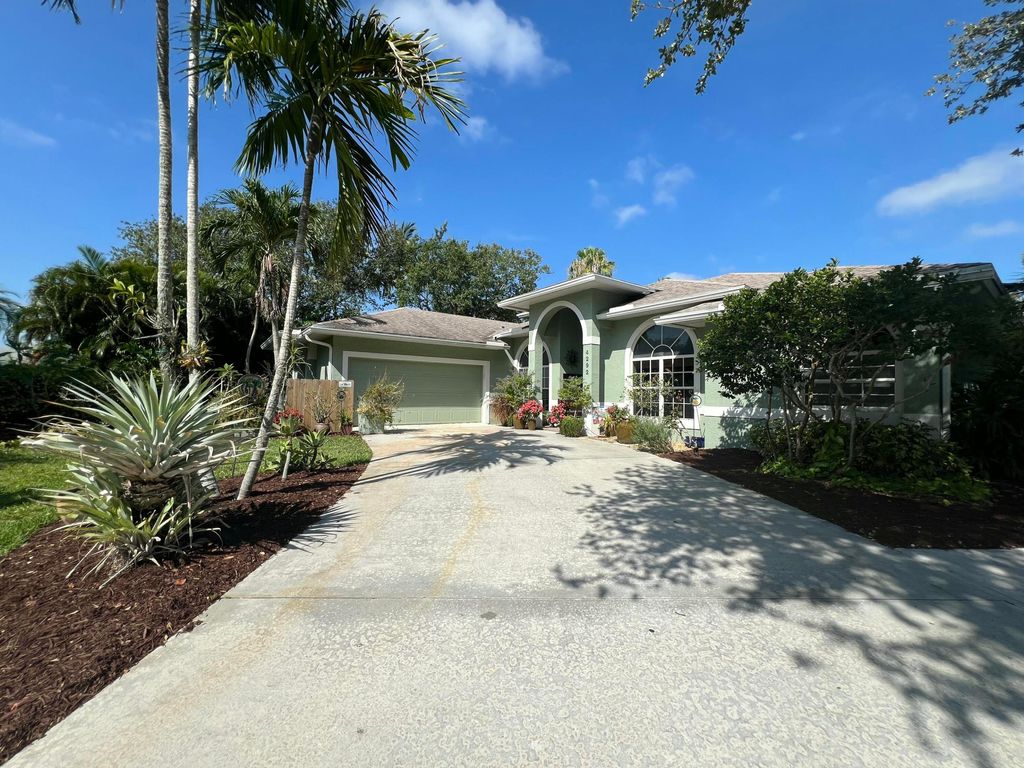 Photo of 4292 SE Rainbows End, Stuart, FL 34997 (MLS # R11094230)