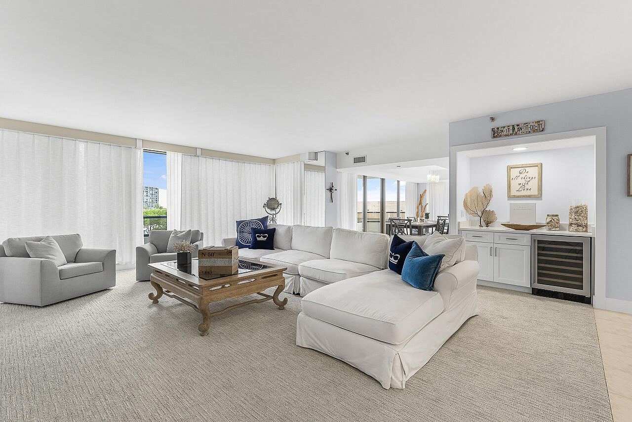 OLD PORT COVE LAKE POINT TOWER CONDO - Residential