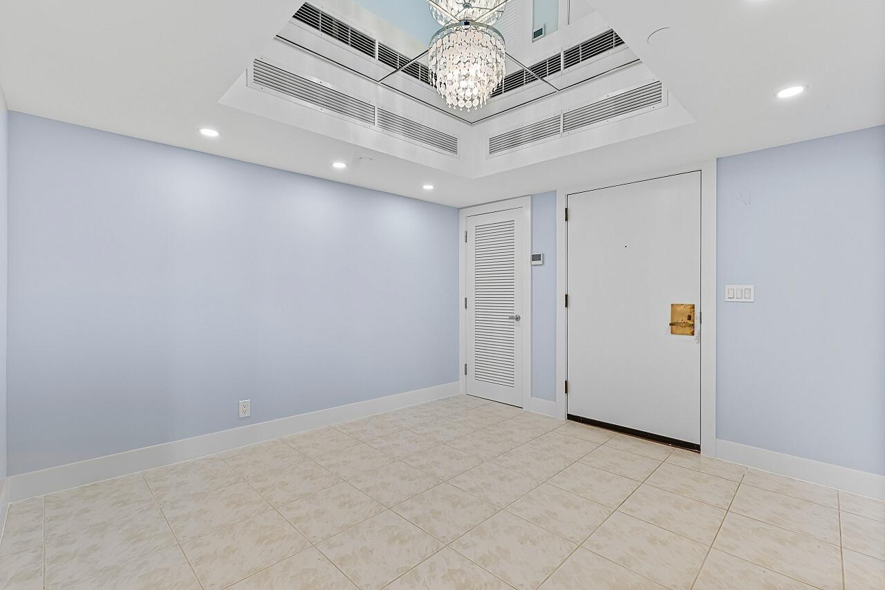 100 Lakeshore Drive 252