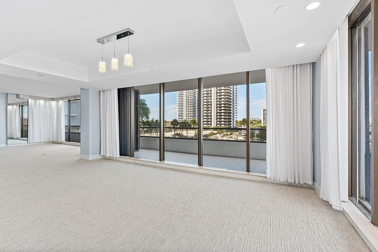 100 Lakeshore Drive 252