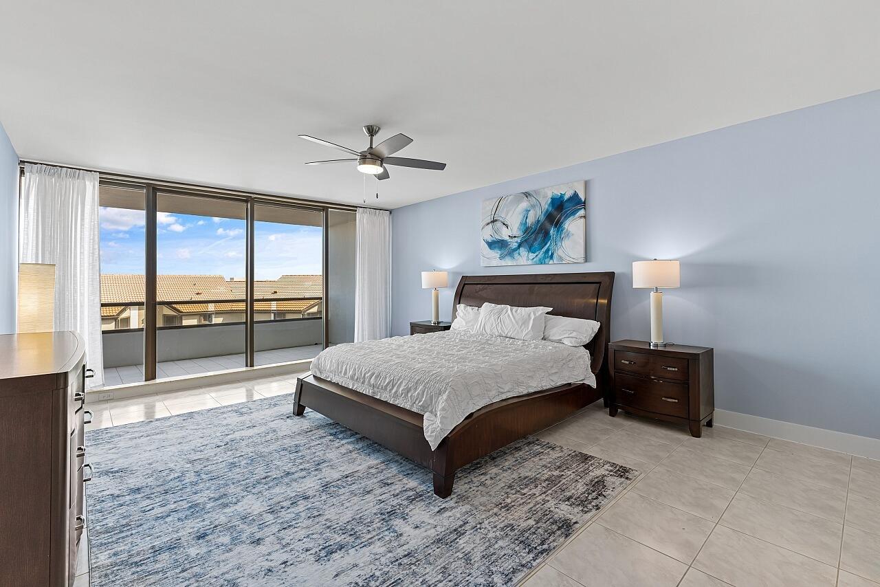 OLD PORT COVE LAKE POINT TOWER CONDO - Residential